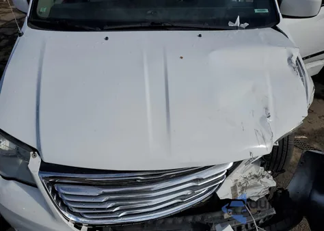 2016 Chrysler Town & Country Touring from USA, damaged, VIN 2C4RC1BG1GR290697